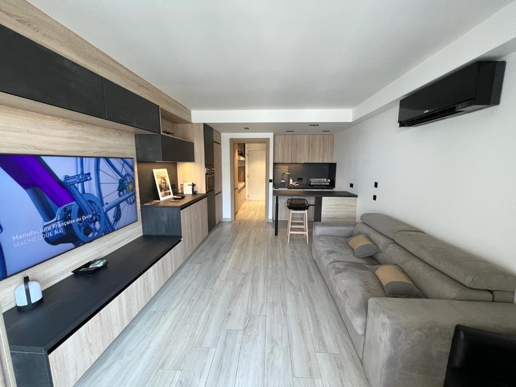 Le Diatomee - Rue Du Port Apartman Cavalaire-sur-Mer Kültér fotó